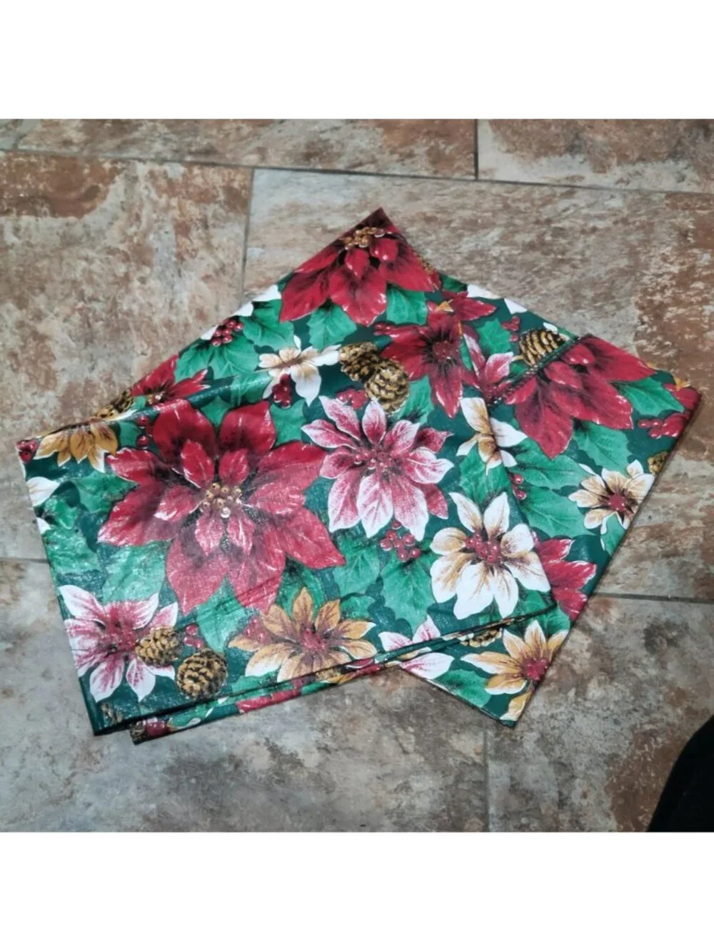 VTG Ashley Taylor Christmas Poinsettia Flannel Backed Vinyl Tablecloth 52x70 Ova